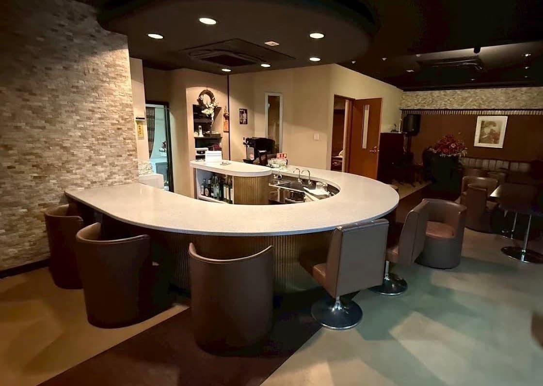 🍀CLOVER🍸クローバーの外観・店内